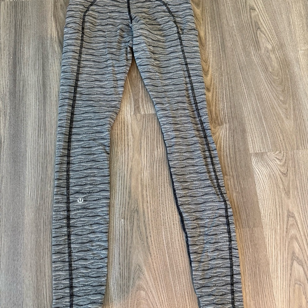 Lululemon Athletica Gray Patterned Leggings